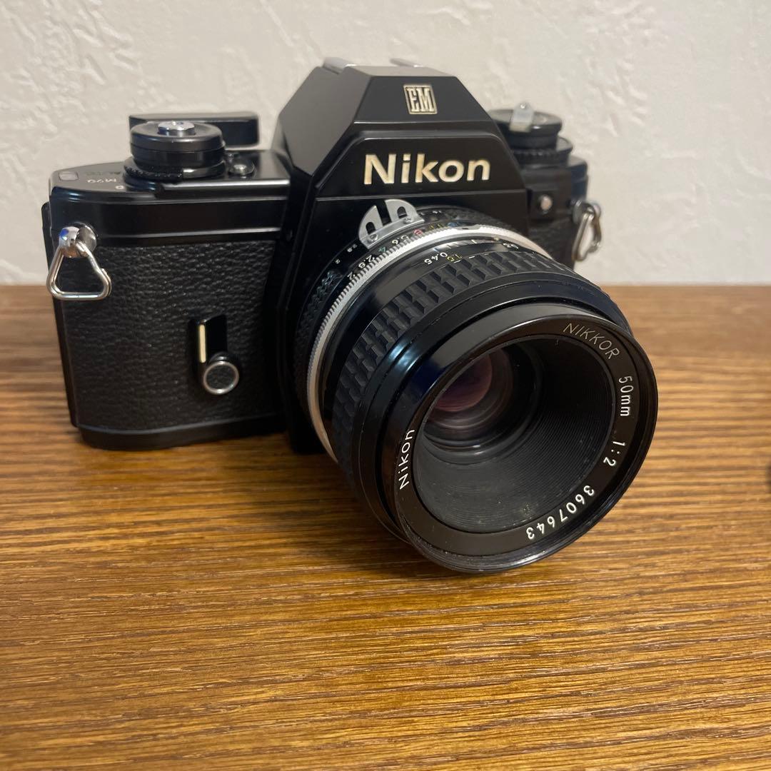 【美品】　単焦点NIKKOR 50mmF2+NikonEM