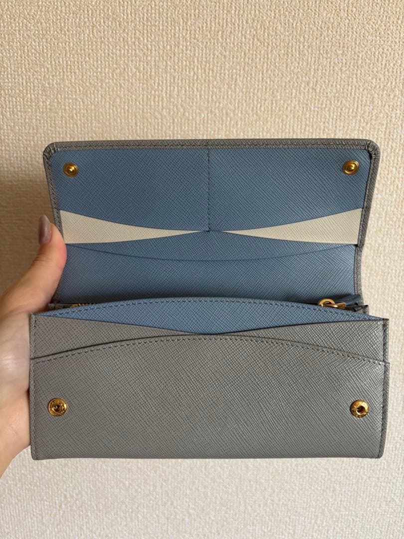 PRADA 長財布 グレー