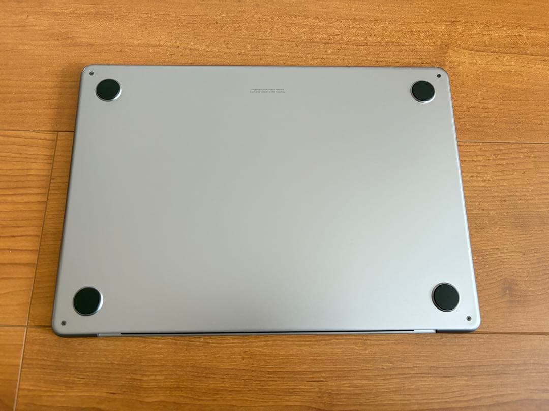 MacBook Air M3チップ　13インチ　スペースグレー