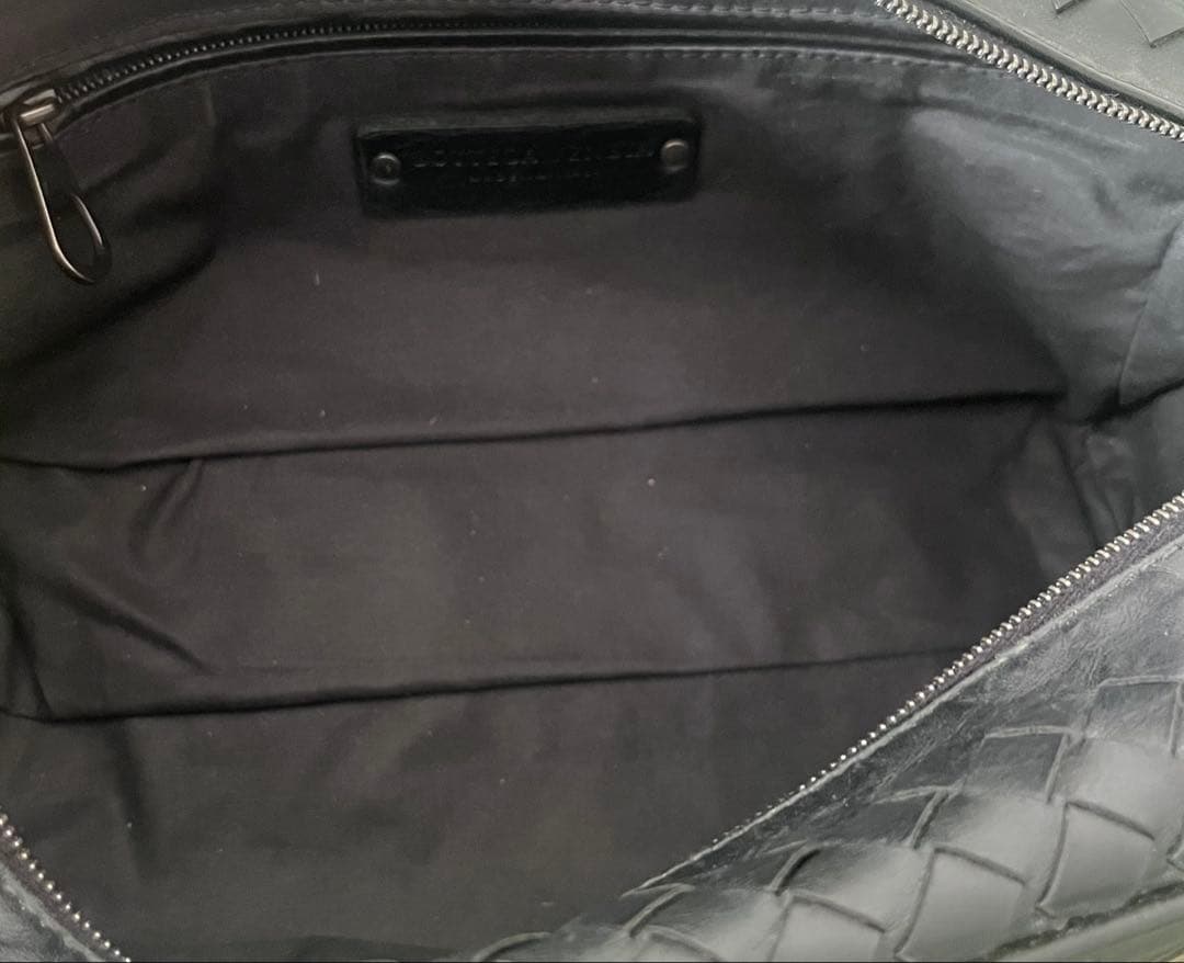 BOTTEGA VENETA ボッテガヴェネタ セカンドバッグイントレチャート黒