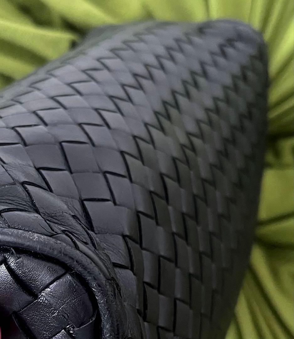 BOTTEGA VENETA ボッテガヴェネタ セカンドバッグイントレチャート黒