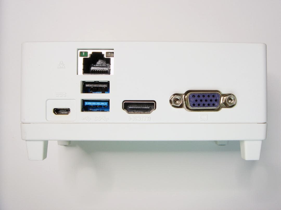 ファンレスミニPC