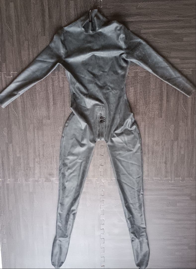 未使用品 ラテックス ラバースーツ 黒 Sサイズ