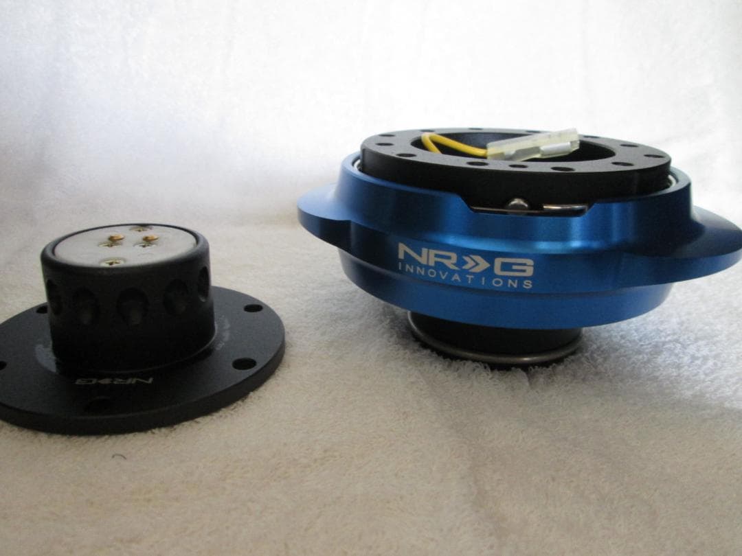 NRG SRK-220 BK-BL クイックリリース