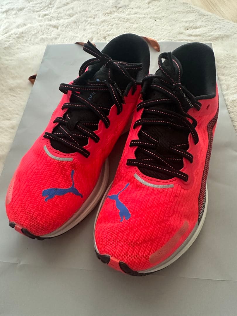 ほぼ未使用品26cm プーマPUMAランニングシューズ ディヴィエイトニトロ 2