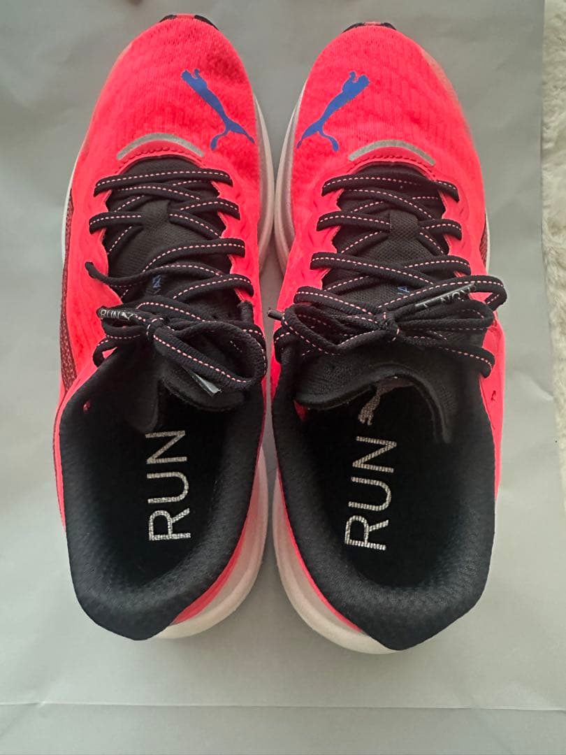ほぼ未使用品26cm プーマPUMAランニングシューズ ディヴィエイトニトロ 2