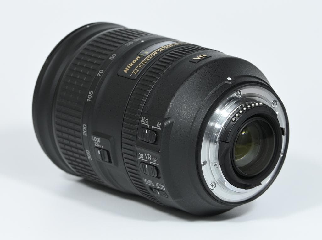 【ほぼ新品】 ニコン AF-S 28-300mm F3.5-5.6G ED VR
