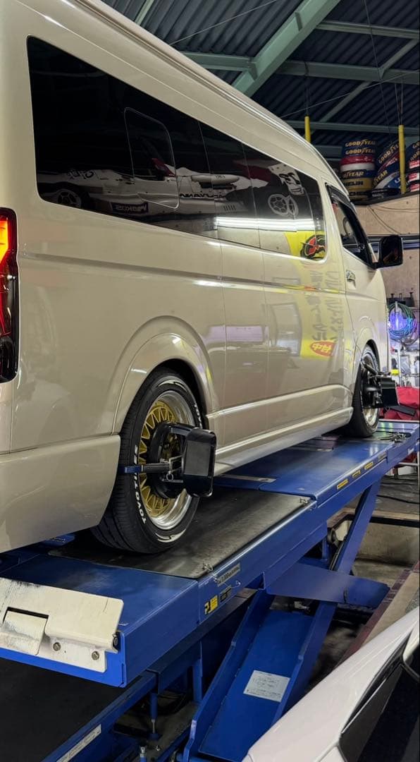 ハイエース オーバーフェンダー 4R4 カラー