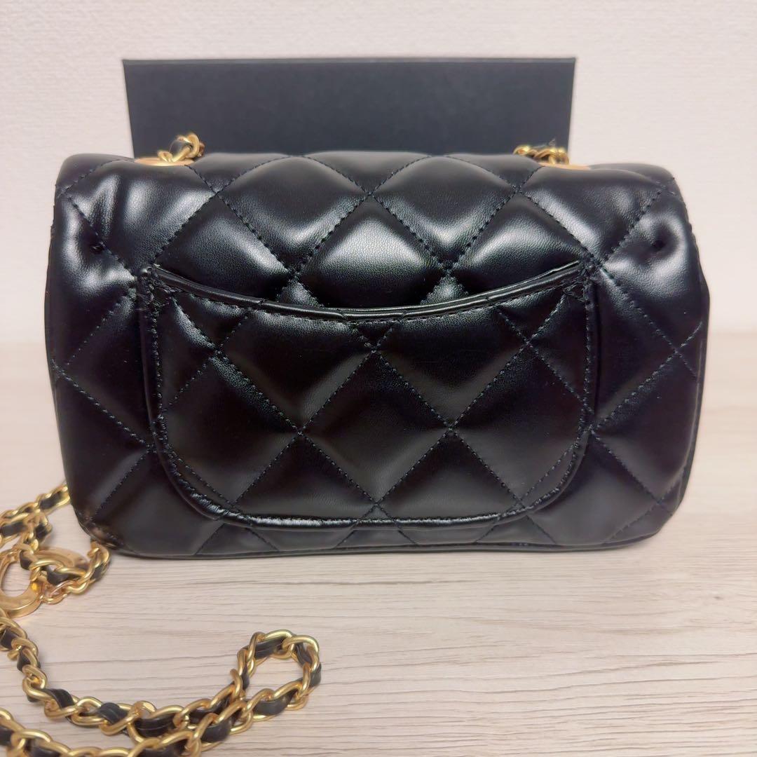 CHANEL キルティングショルダーバッグハートチ エーンノベルティ