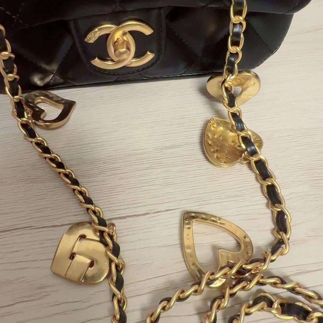 CHANEL キルティングショルダーバッグハートチ エーンノベルティ