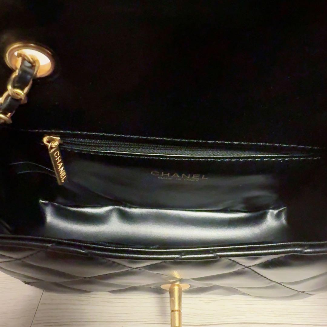 CHANEL キルティングショルダーバッグハートチ エーンノベルティ