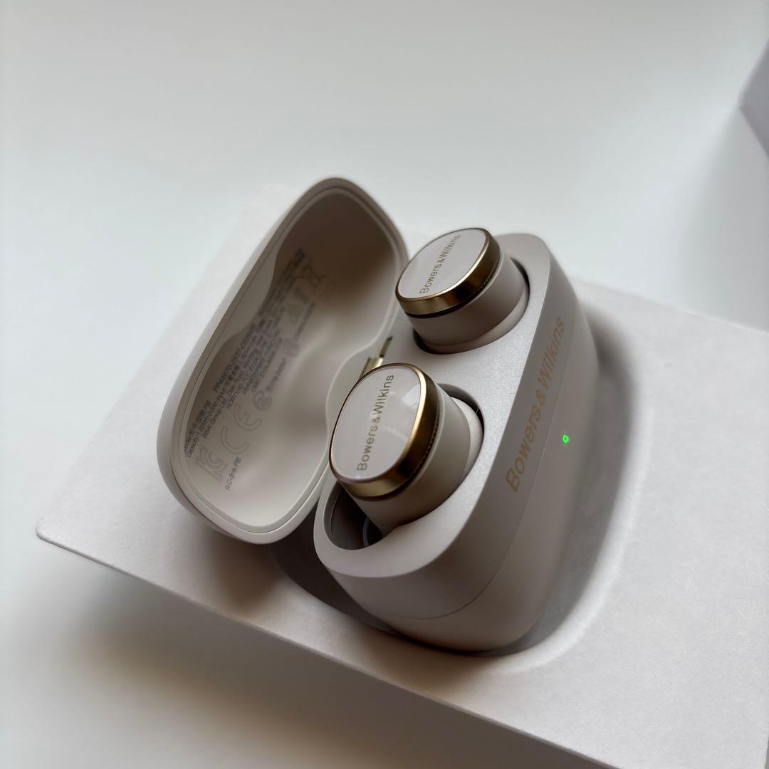 Bowers & Wilkins Pi8 ワイヤレスイヤフォン ホワイト