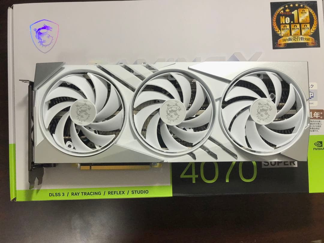 グラフィックボード・グラボ・ビデオカード MSI RTX4070SUPER 12G GAMING X SLIM WHITE