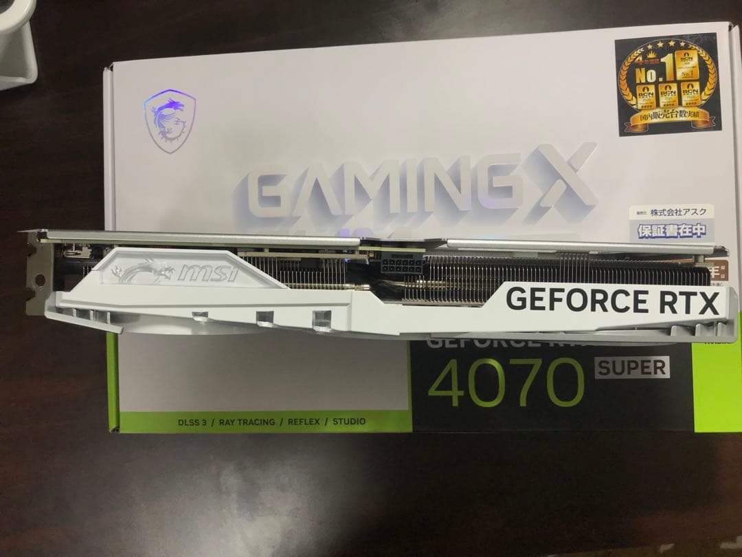 グラフィックボード・グラボ・ビデオカード MSI RTX4070SUPER 12G GAMING X SLIM WHITE