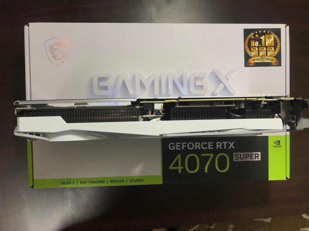 グラフィックボード・グラボ・ビデオカード MSI RTX4070SUPER 12G GAMING X SLIM WHITE