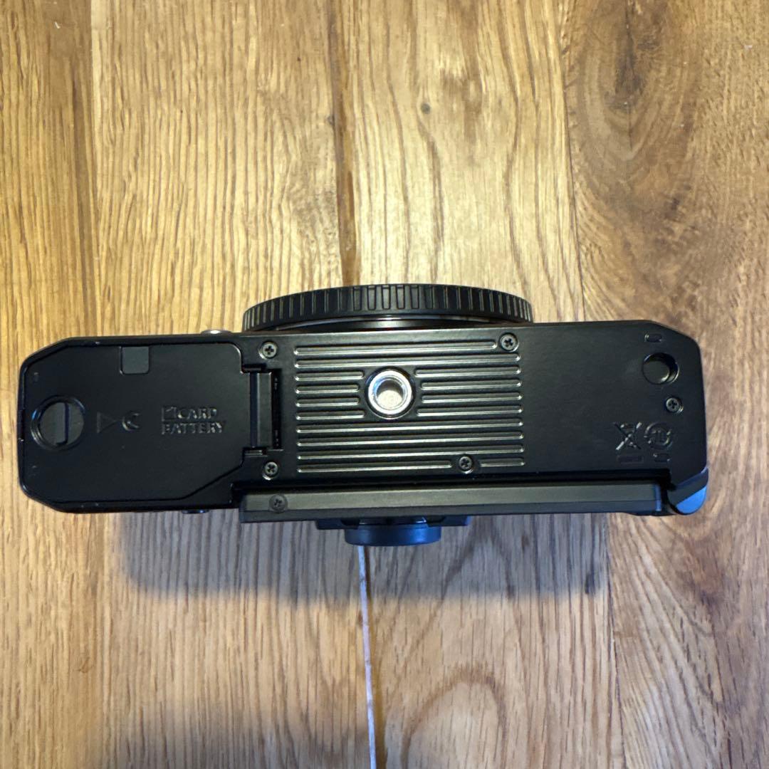 【ほぼ新品】Nikon zfc ブラック　SD、ガイドブック、本革ストラップ付き