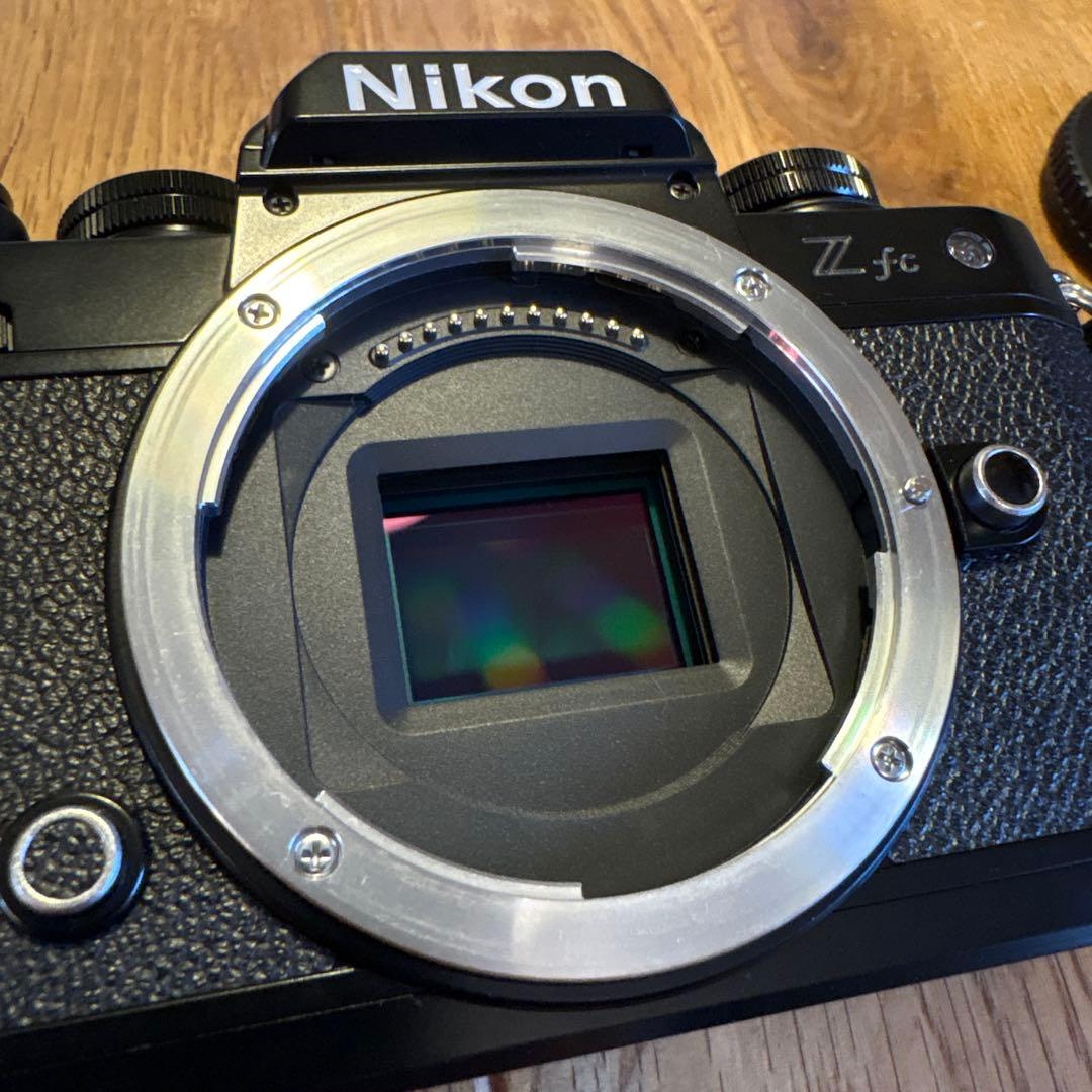 【ほぼ新品】Nikon zfc ブラック　SD、ガイドブック、本革ストラップ付き