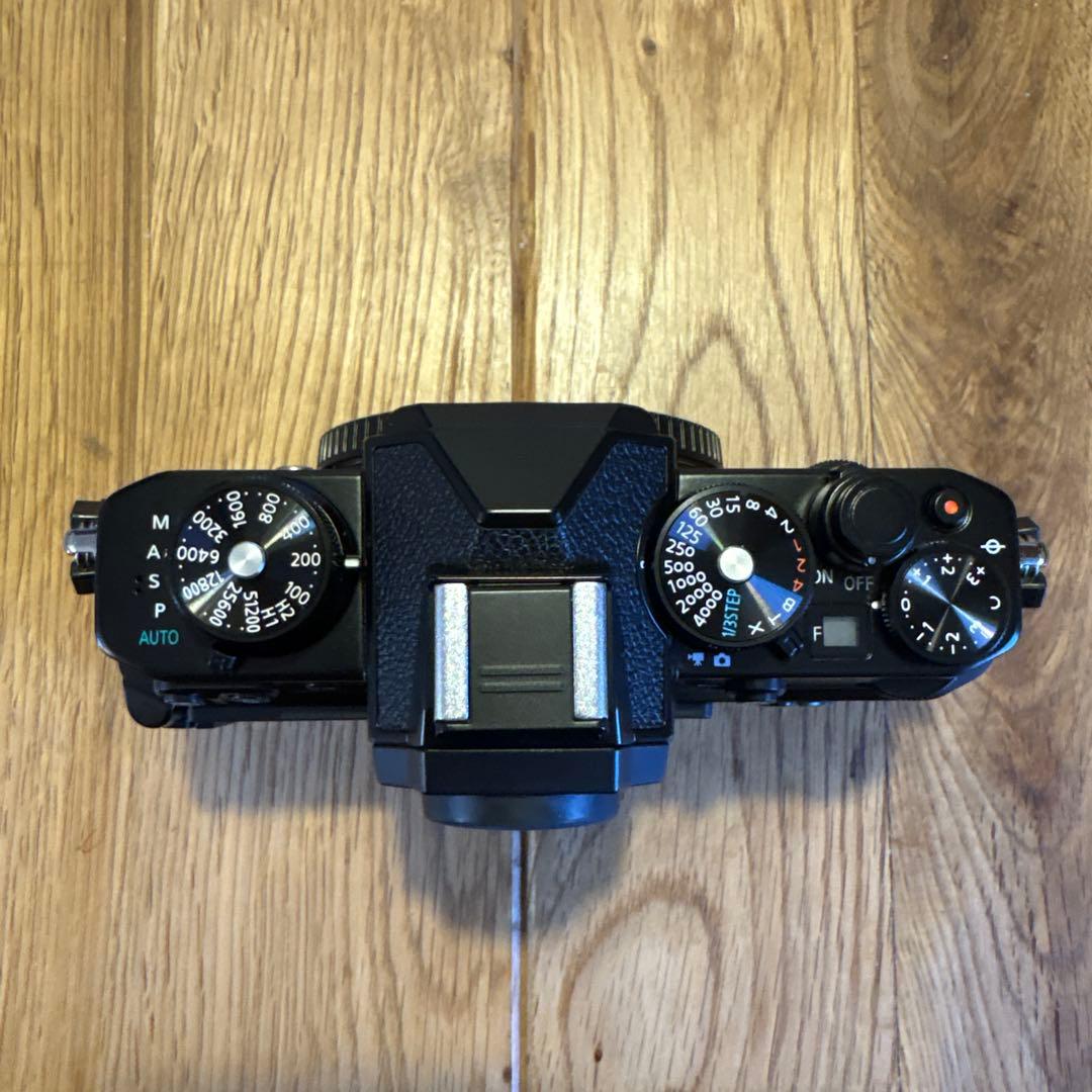 【ほぼ新品】Nikon zfc ブラック　SD、ガイドブック、本革ストラップ付き