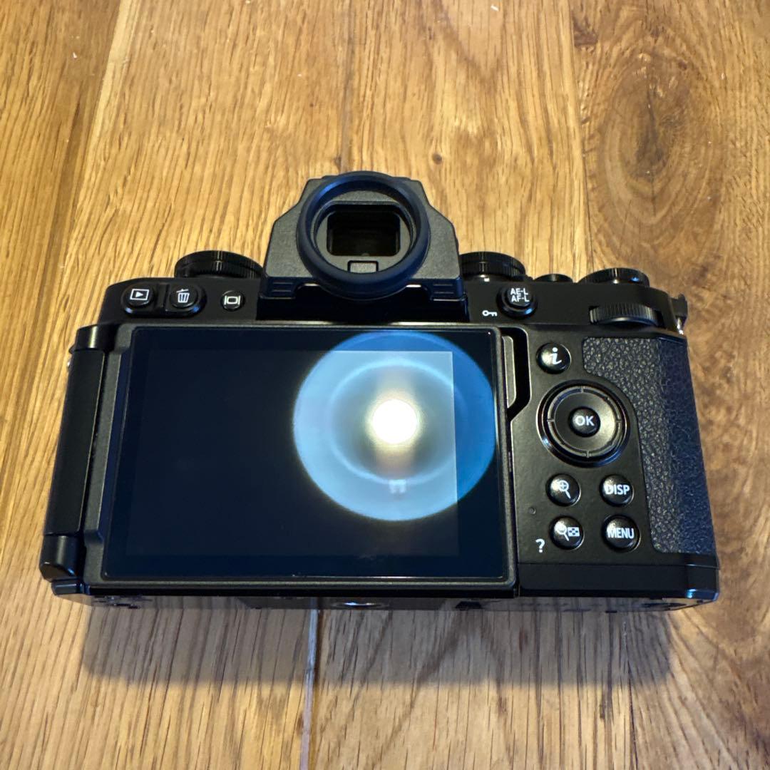 【ほぼ新品】Nikon zfc ブラック　SD、ガイドブック、本革ストラップ付き