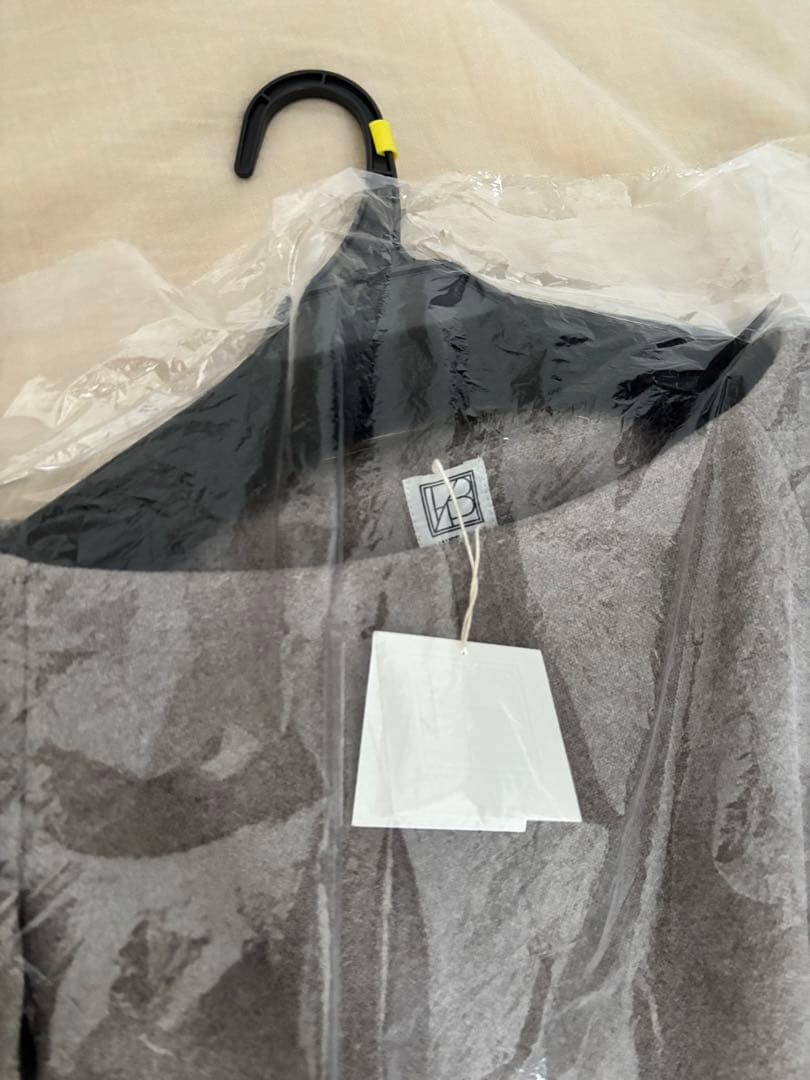 L’aube Blanc Narrow Cape Dress ローブブラン