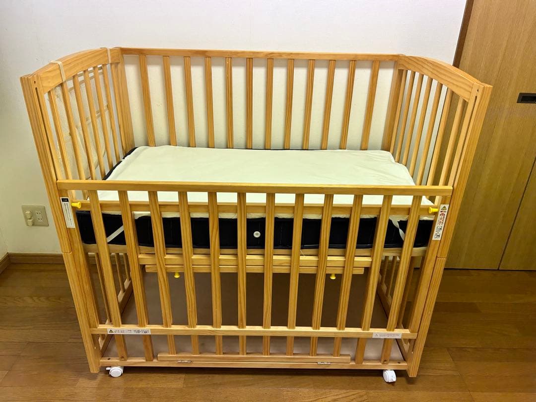 ベビーベッド（yamatoya）＋約10cmの極厚マットレス＋その他グッズセット