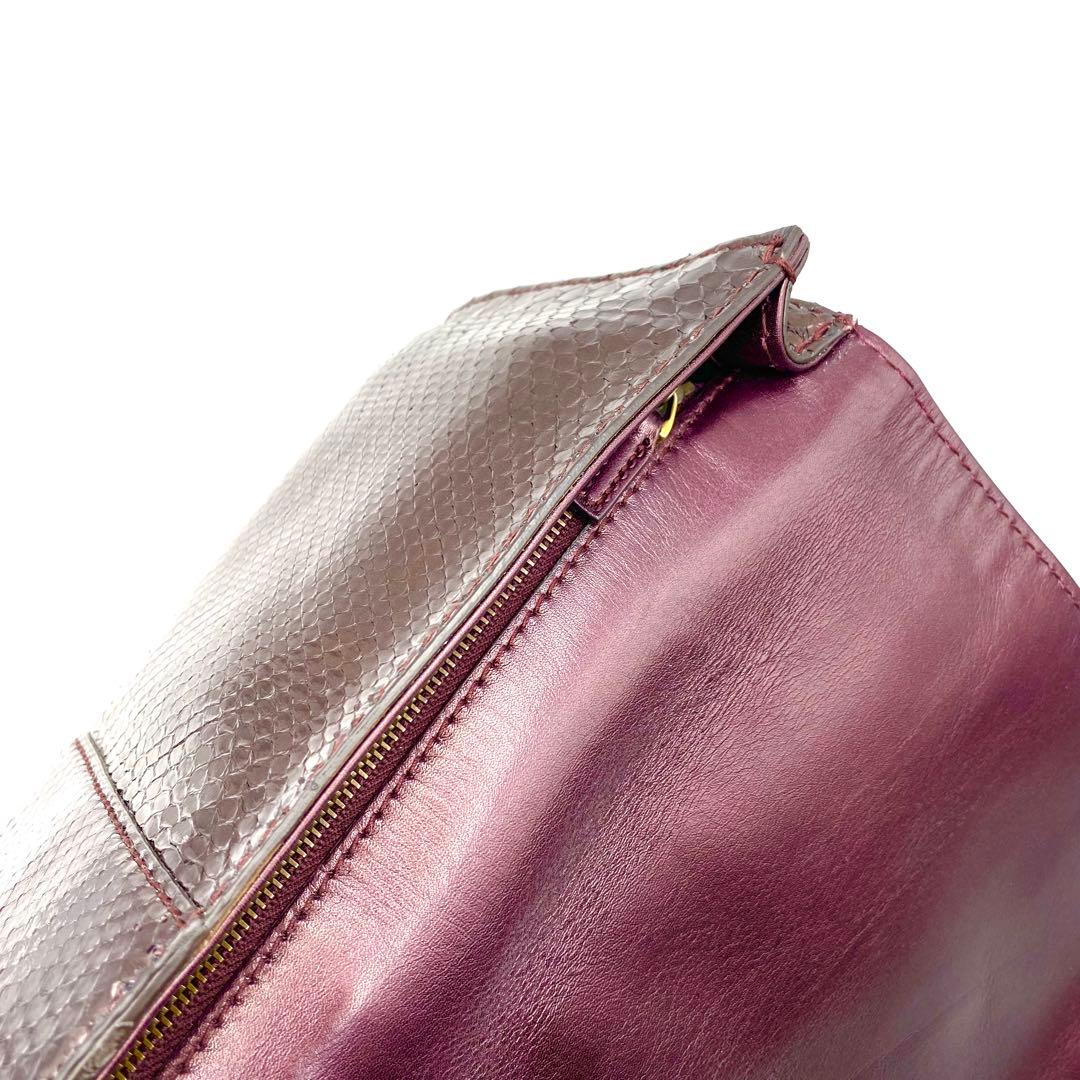 新品未使用 グッチ パイソンレザー クラッチバッグ ヘビ革 ハンドバッグ 高級感