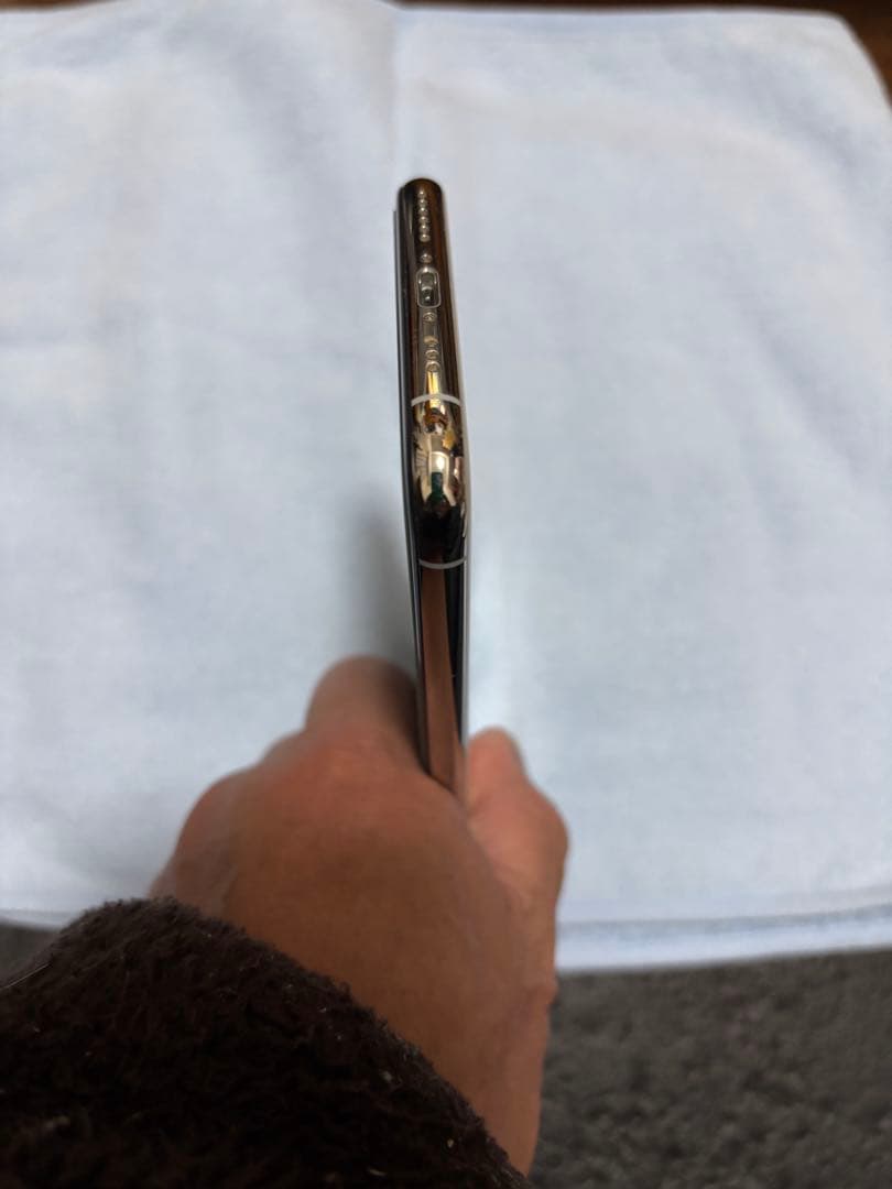 Apple iPhone XSシルバー 本体 美品