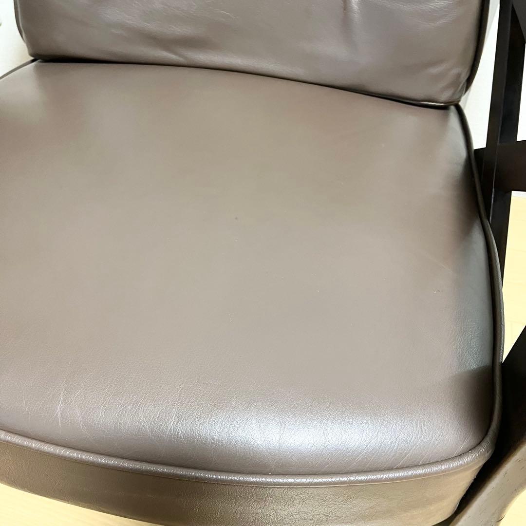 カリモク シングルソファ 1人掛け ヴィンテージ調 本革調 クラシックデザイン