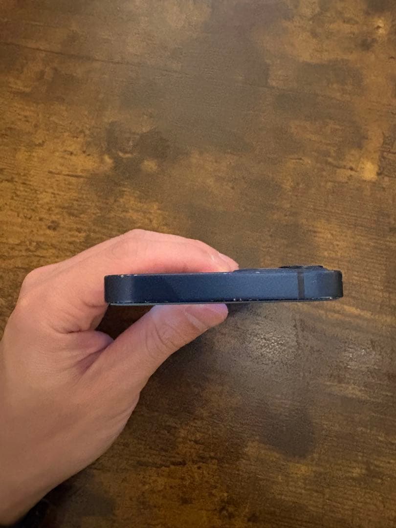 iPhone12mini 64gb バッテリー81%