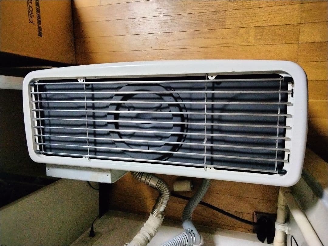 引き取り及び近郊配達限定出品！札幌発コロナFF石油ストーブ2013年式中古品