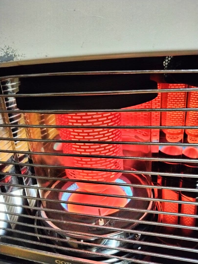 引き取り及び近郊配達限定出品！札幌発コロナFF石油ストーブ2013年式中古品