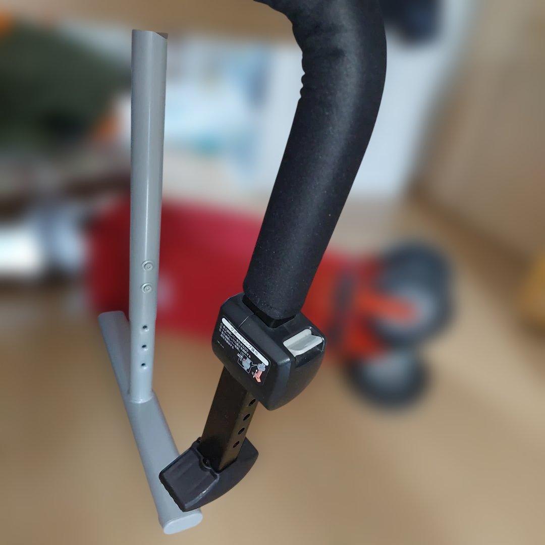 【極美品】コンビ　クルムーヴ シートベルト式　チャイルドシート