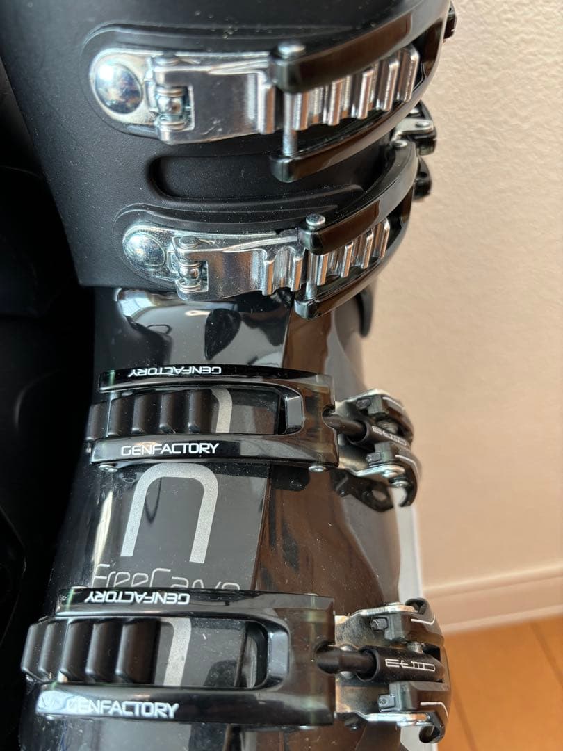 としたろう GENFACTORY スキー用ブーツ ブラック