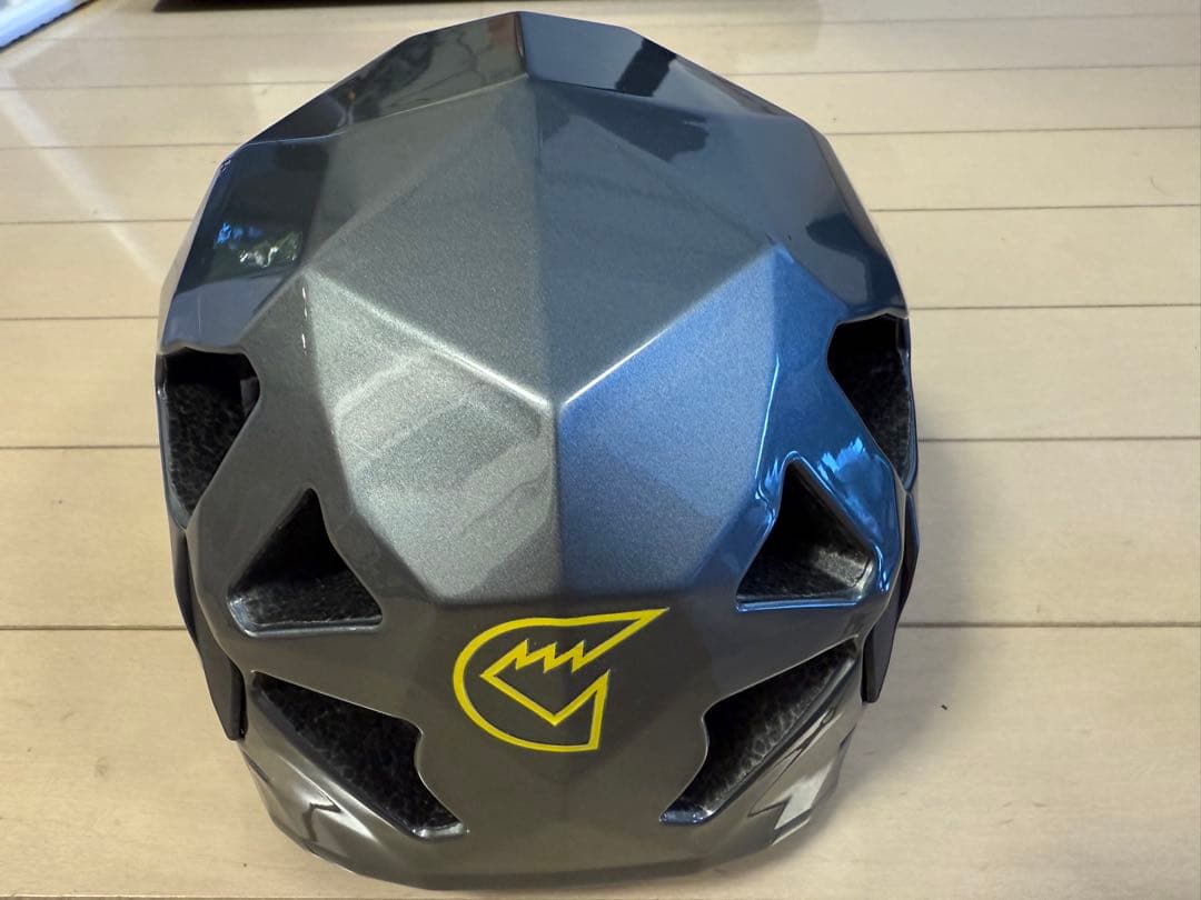 登山用　GRIVEL ヘルメット グレー JAPAN FIT