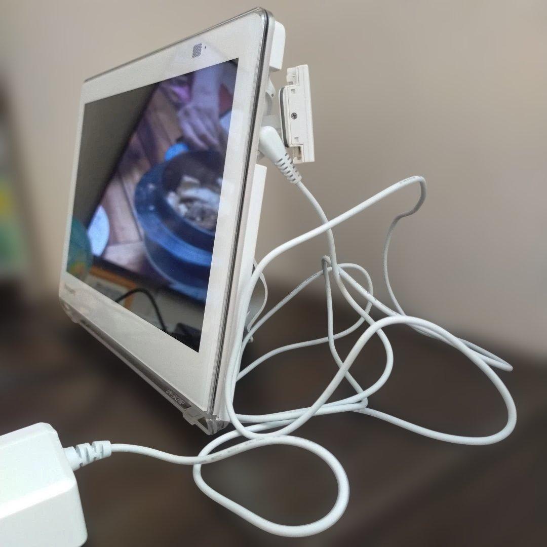 今日値引！Panasonic ポータブルテレビ UN-10CE9　説明書付き