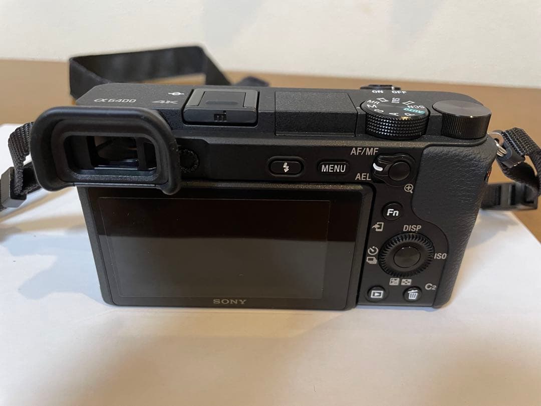 【極美品】SONY a6400ミラーレス一眼本体 SDカード64GB液晶フィルム