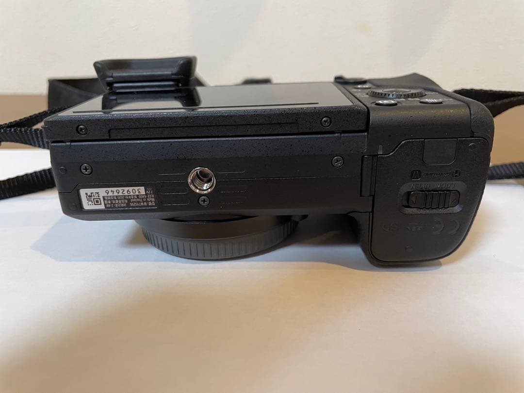 【極美品】SONY a6400ミラーレス一眼本体 SDカード64GB液晶フィルム