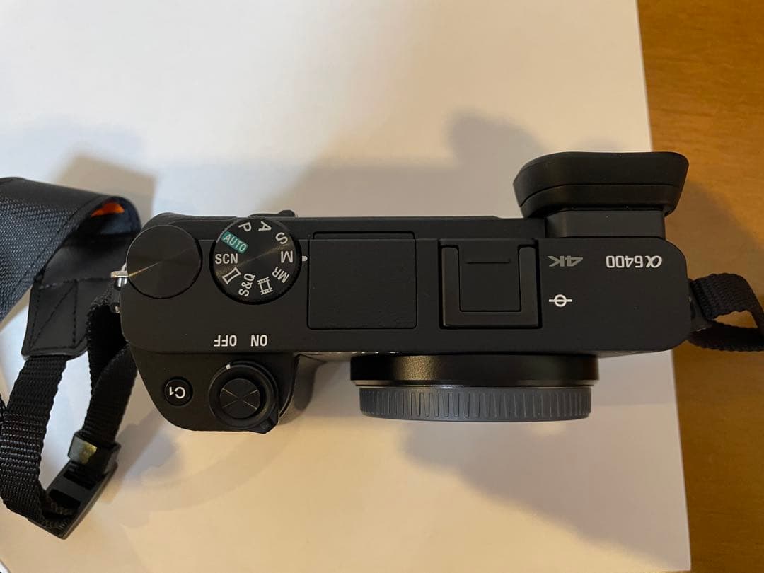 【極美品】SONY a6400ミラーレス一眼本体 SDカード64GB液晶フィルム