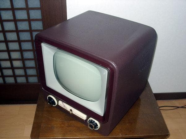 ナショナル初期型ブラウン管白黒テレビ プロの整備済みです　きれいに映ります