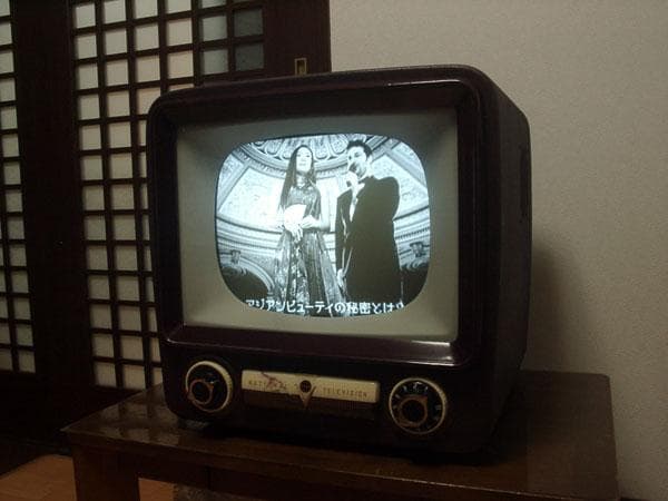 ナショナル初期型ブラウン管白黒テレビ プロの整備済みです　きれいに映ります