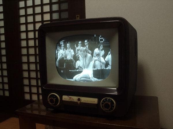 ナショナル初期型ブラウン管白黒テレビ プロの整備済みです　きれいに映ります