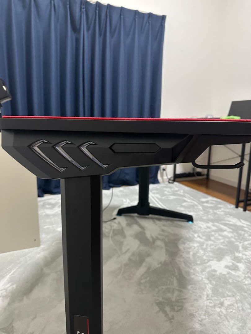 E-SPORTS デスク 140cm × 60cm