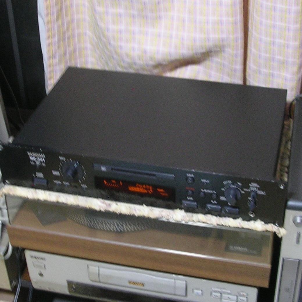 Tascam MD-301 業務用MDデッキ本体のみ