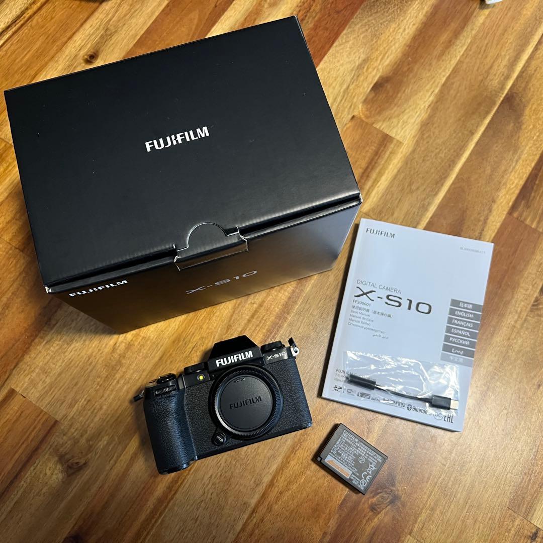 T*y様 FUJIFILM X-S10 本体と付属品
