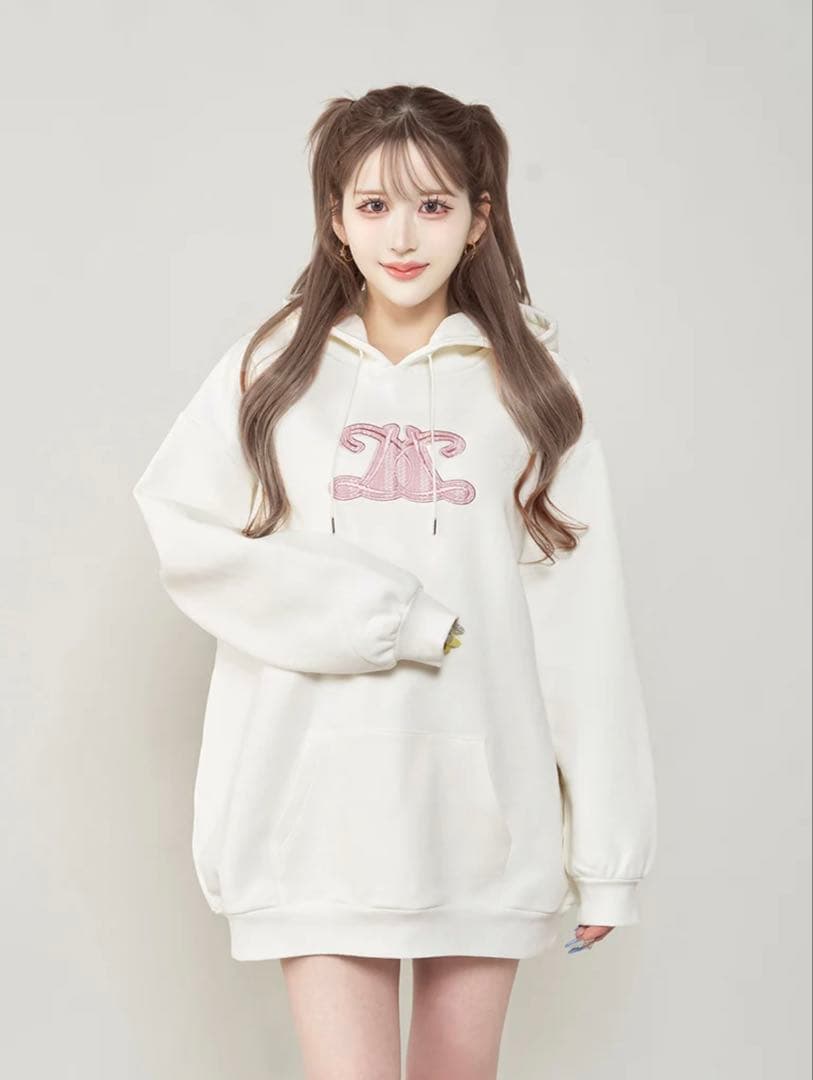 Darich ダーリッチ　レースアップリケロゴフーディ