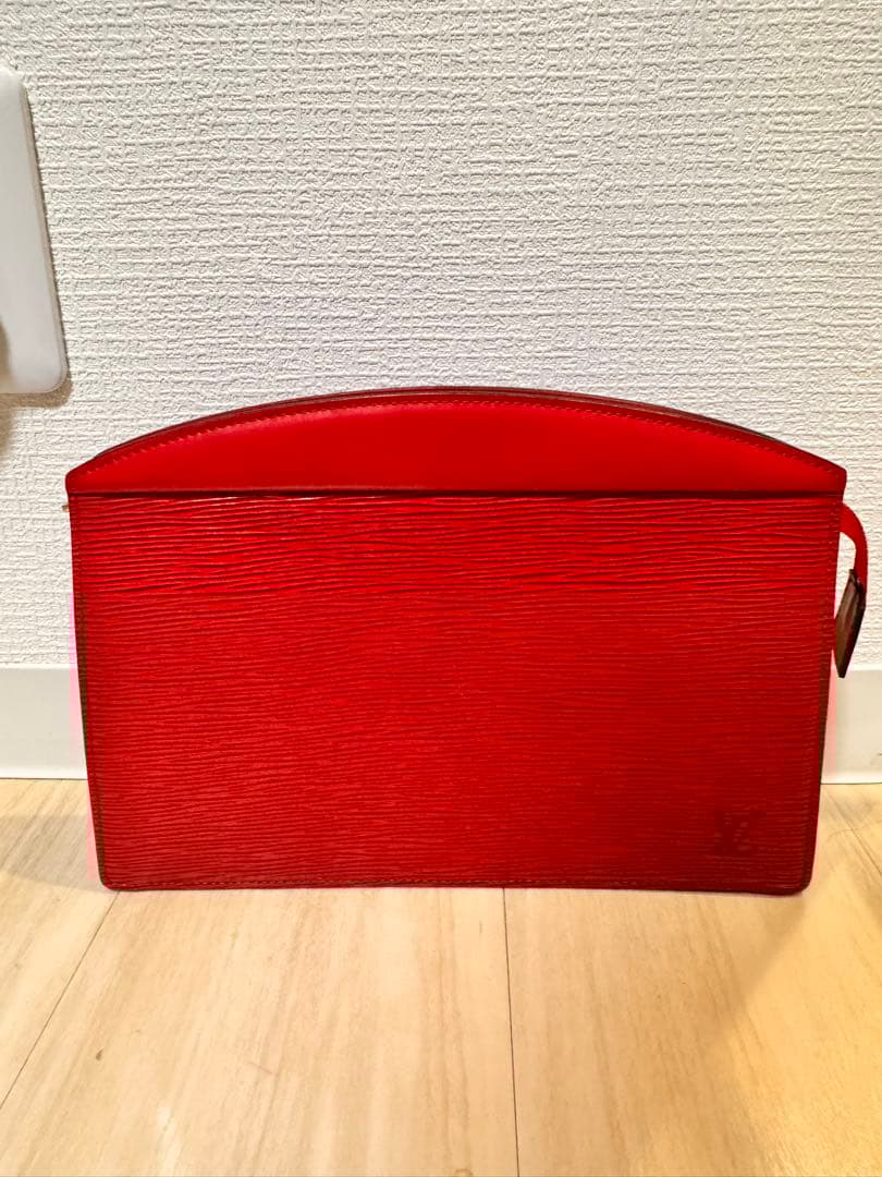 ルイヴィトン　セカンドバック　レッド