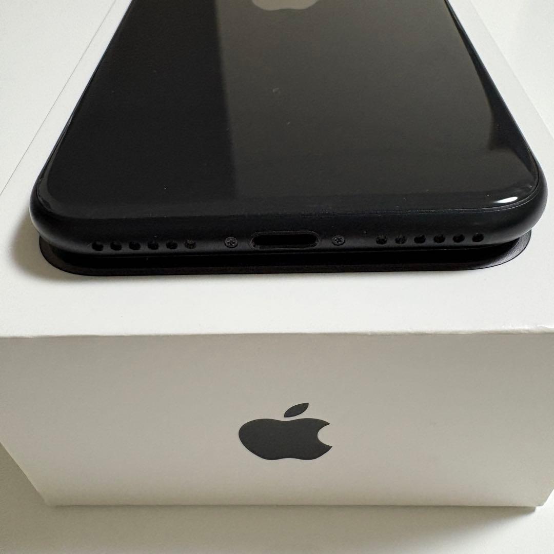 【極美品】iPhone SE (第2世代) 本体 128GB SIMフリー