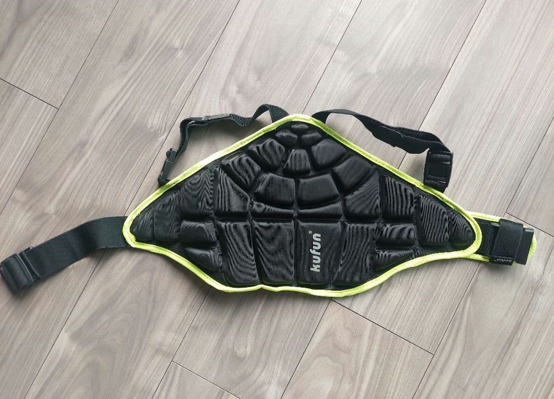 BURTONスキーウェア上下　キッズS (クリーニング済)※腰プロテクターおまけ