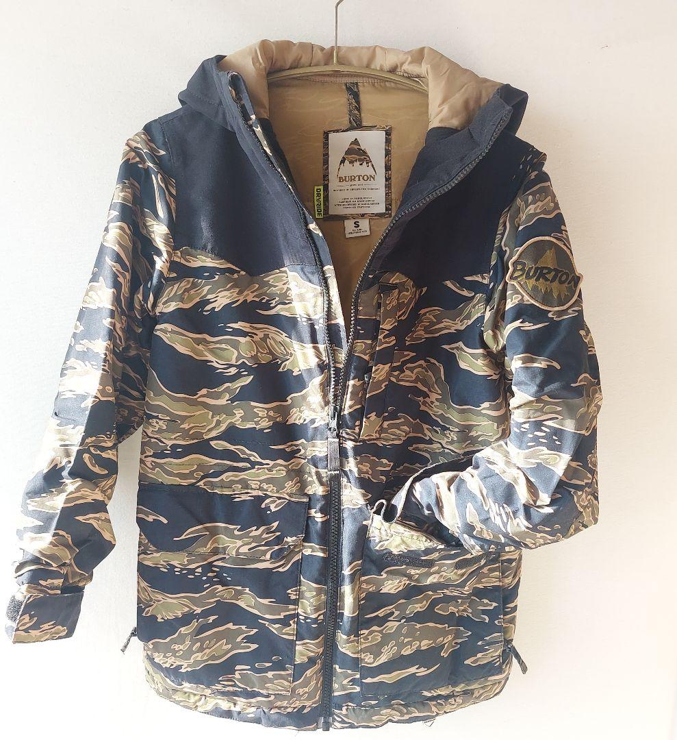 BURTONスキーウェア上下　キッズS (クリーニング済)※腰プロテクターおまけ