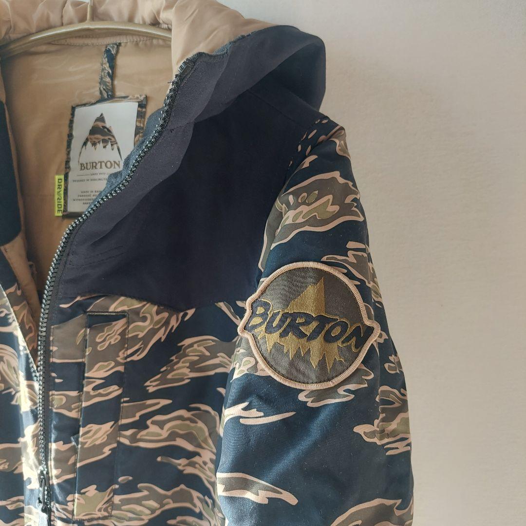 BURTONスキーウェア上下　キッズS (クリーニング済)※腰プロテクターおまけ